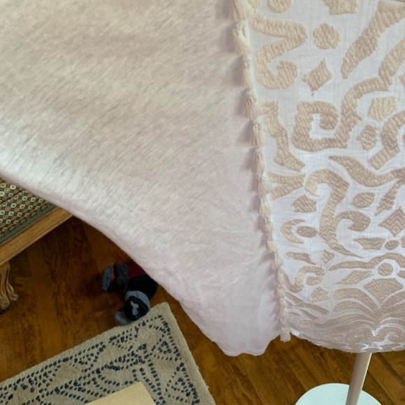 J crew‎ 100 percent linen embroidered tasseled tee. Retail 78 . Never worn - Picture 6 of 6